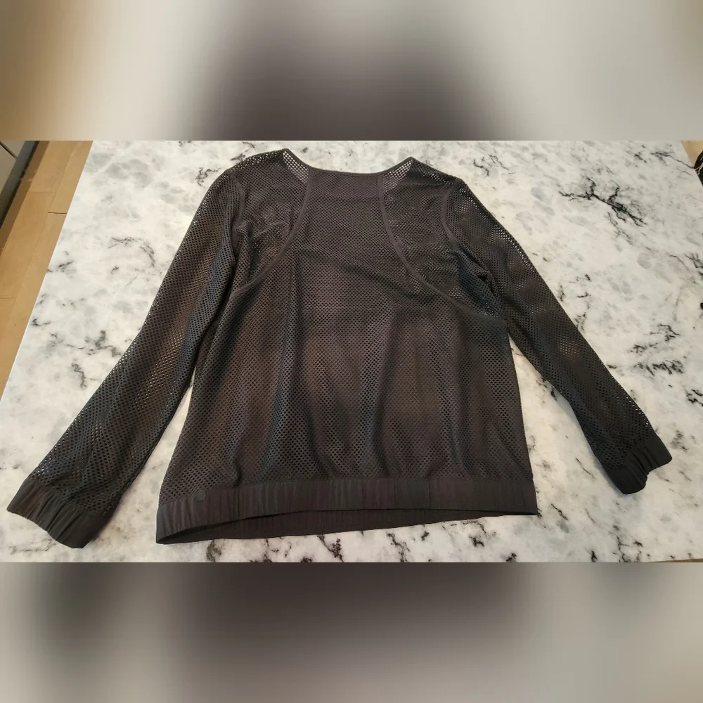 Lululemon Rare Black Mesh Long Sleeve Top - Picture 8 of 10